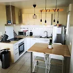 T2 Cosy, Balcon, 2 Parkings, à 15min De Bordeaux Villenave-dʼOrnon