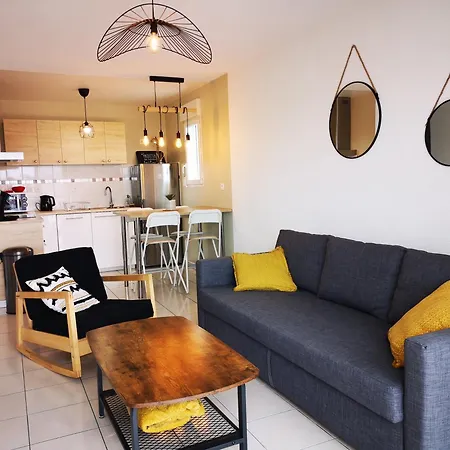 Zero Stress Bordeaux, T2 Calme, 2 Parkings, Wifi شقة *