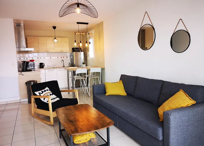 Zero Stress Bordeaux, T2 Calme, 2 Parkings, Wifi شقة *